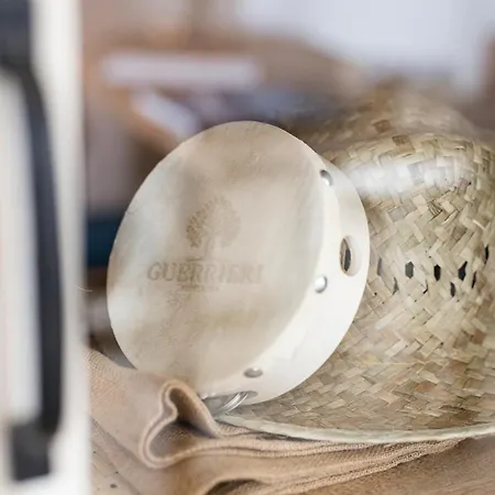 Guerrieri & Bed and breakfast Campi Salentina